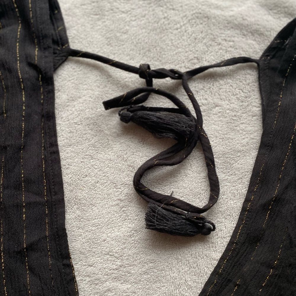 Black and Gold Cover-Up - Picture 4 of 7